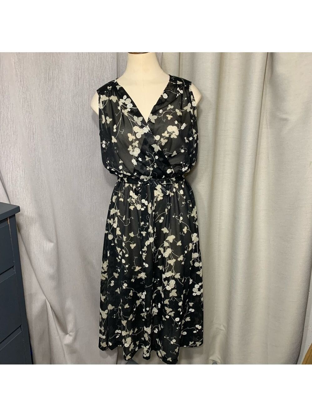 Vintage 70s Black Floral Sheer Midi Dress Sz10 (S-M) Belted Sleeveless Retro - Picture 11 of 11